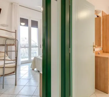 Family Vittoria * تْشيزيناتيكو