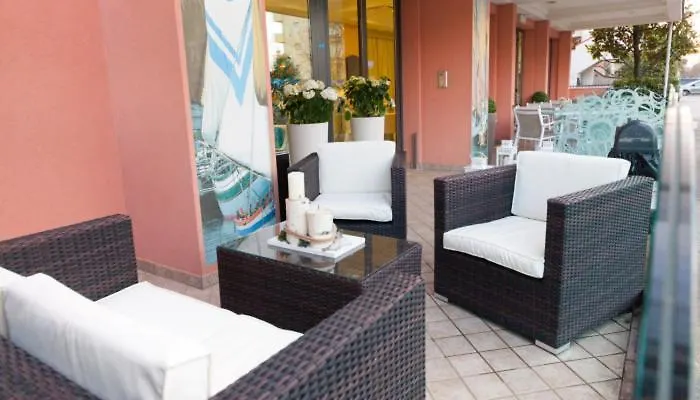 Family Vittoria تْشيزيناتيكو